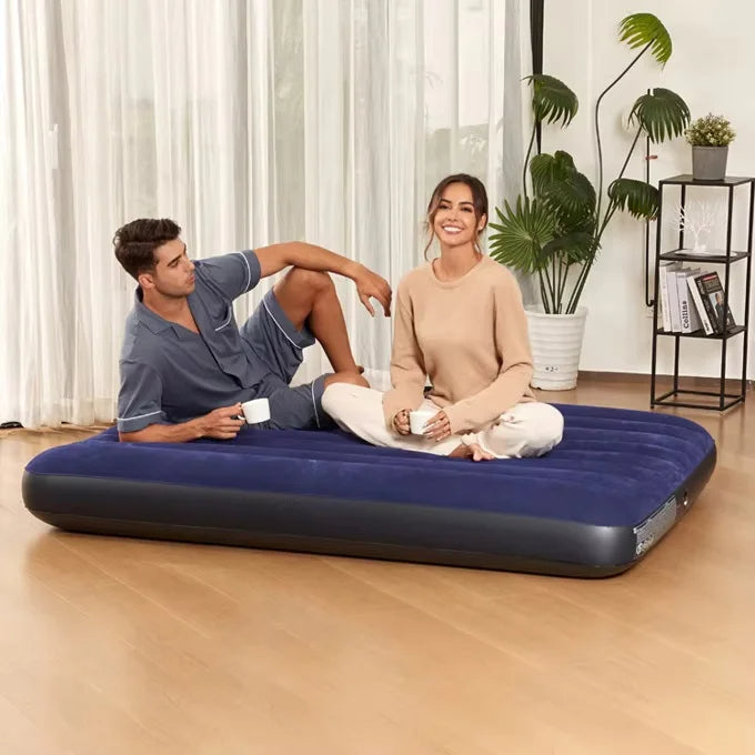 Matelas Gonflable / Lit d'Appoint 2 places de couleur bleue, idéal pour la maison ou le camping, disponible chez 236 Shopping à Bangui RCA.